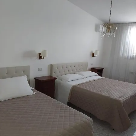 Speedy Guest Rooms - Camere Vicino Aeroporto E Fiera Fiumicino Exterior photo